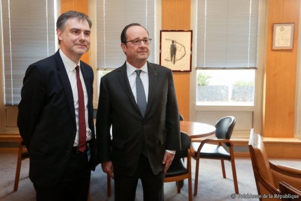 (VIDEO) François Hollande visita el Gran Oriente de Francia